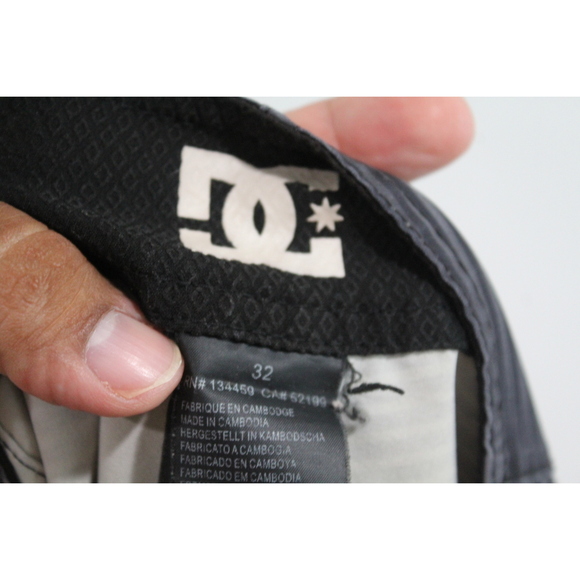 DC Men Blue Black Board Shorts Swim Trunk Sie 32 - Picture 2 of 10